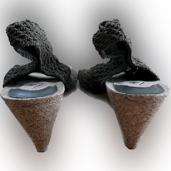 Nina Originals “Nevaeh” Crochet Shootie sz 7 …wedge cork heel - Picture 4 of 5